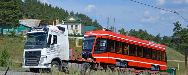 В депо Таганрога прибыл первый трамвайный вагон нового образца